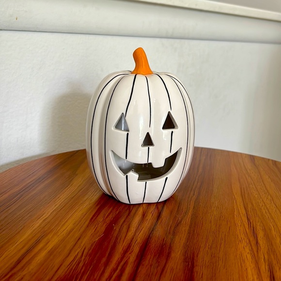 Light Up Pumpkin - Picture 1 of 5